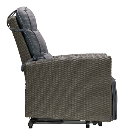 Fauteuil releveur NICE Extérieur - coloris Gris - vue d'ensemble sur terrasse | Hygiena Santé